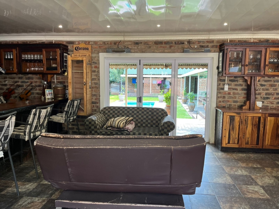 6 Bedroom Property for Sale in Bainsvlei Free State